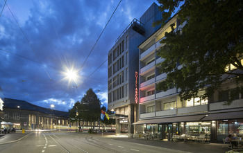 Locke am Platz