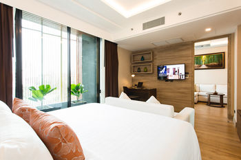 Adelphi Forty-Nine in Bangkok