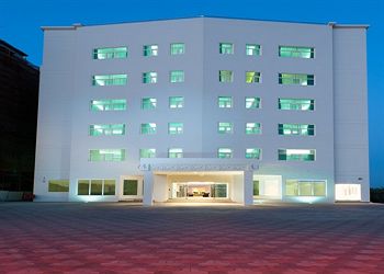 Al Hail Waves Hotel Managed by Centara in Muscat
