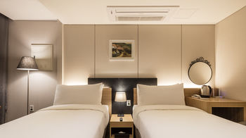 The First Stay Hotel