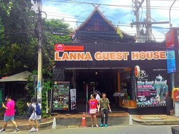 Baan Lanna Walking Street