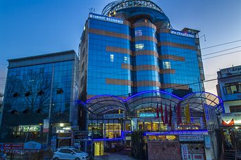 Summit Residency Airport Hotel