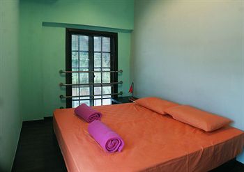 TheTravel Hub