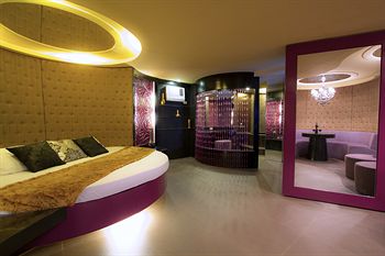 Victoria Court Las Pinas